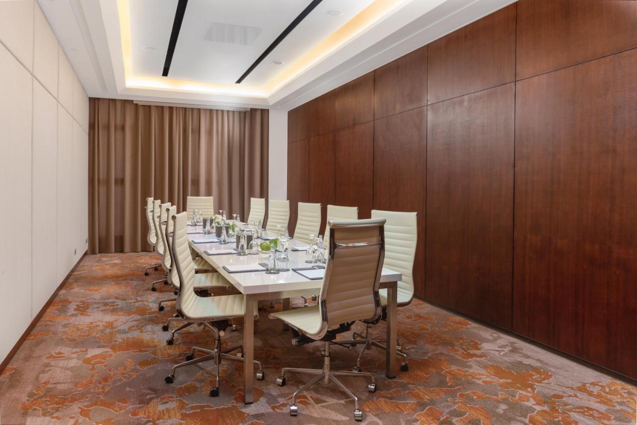 Hotel Dusitd2 Salwa Ad Dawhah Esterno foto Meeting room