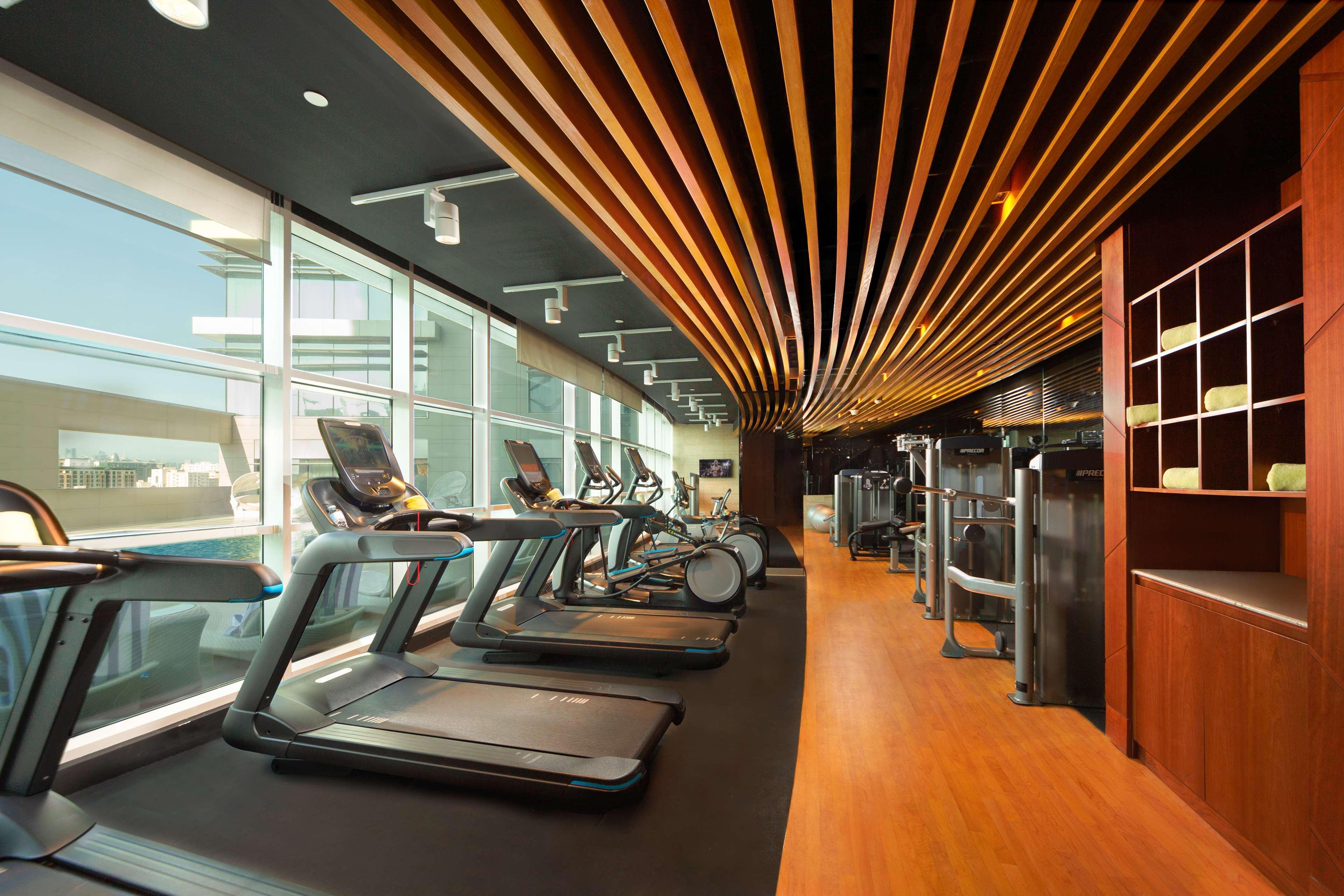 Hotel Dusitd2 Salwa Ad Dawhah Esterno foto The gym at the 1018